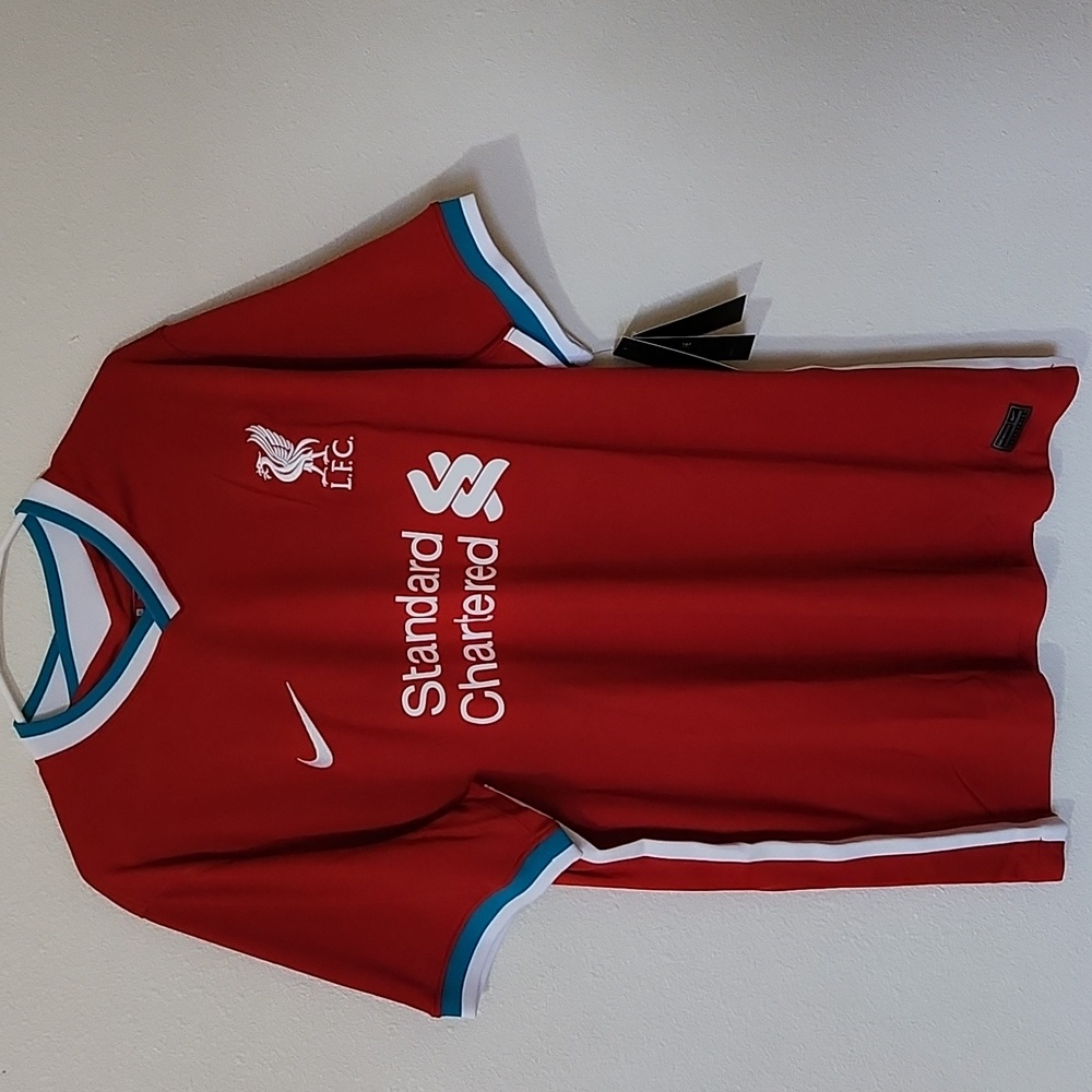 BNWT Nike Liverpool soccer jersey - XL